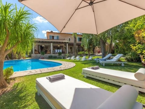Schöne Villa mit Schwimmbad in Mancor de la Vall