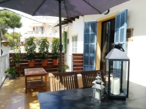 Touristenwohnung "Pins" mit Terrasse