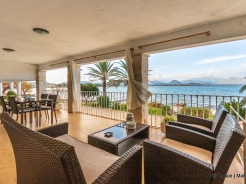 "Voramar Baix" mit Terrasse