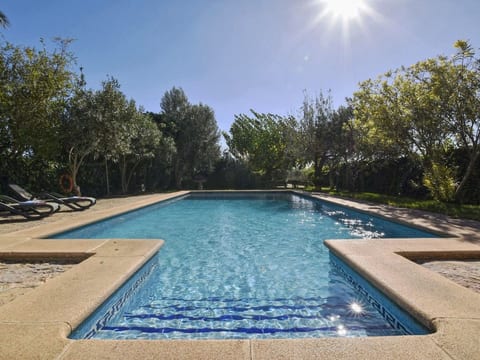Charmantes Ferienhaus in Búger mit Privatem Pool