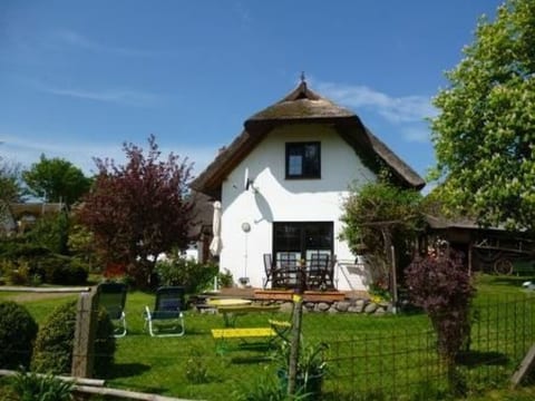 Schönes Ferienhaus mit Terrasse und Grill