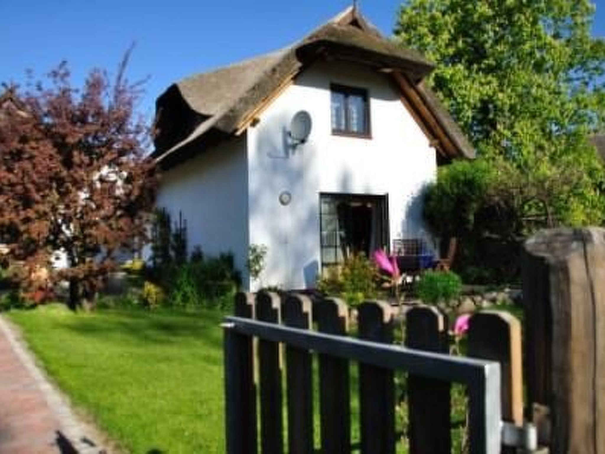 Schönes Ferienhaus mit Terrasse und Grill