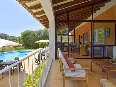 Finca in Meeresnähe mit Schwimmbad und Kinderbecken