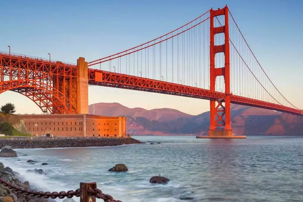 Watch the sun go down at the Golden Gate bridge, ~45 mins away. - Village Apt 22 - Belmont