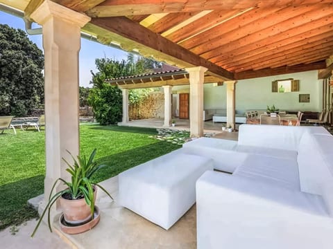 Luxuriöse Villa mit Pool und Klimaanlage für 8 Personen