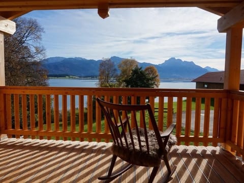 Landgut mit Blick auf das Wasser