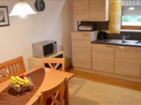 Gemütliche Ferienwohnung in Weiherhäuser mit Garten und Terrasse