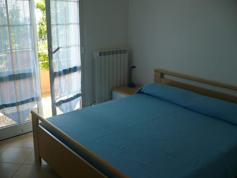Zwei-Zimmer-Wohnung mit Meer- und Stadtblick