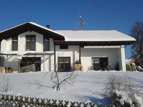 Appartement mit Terrasse
