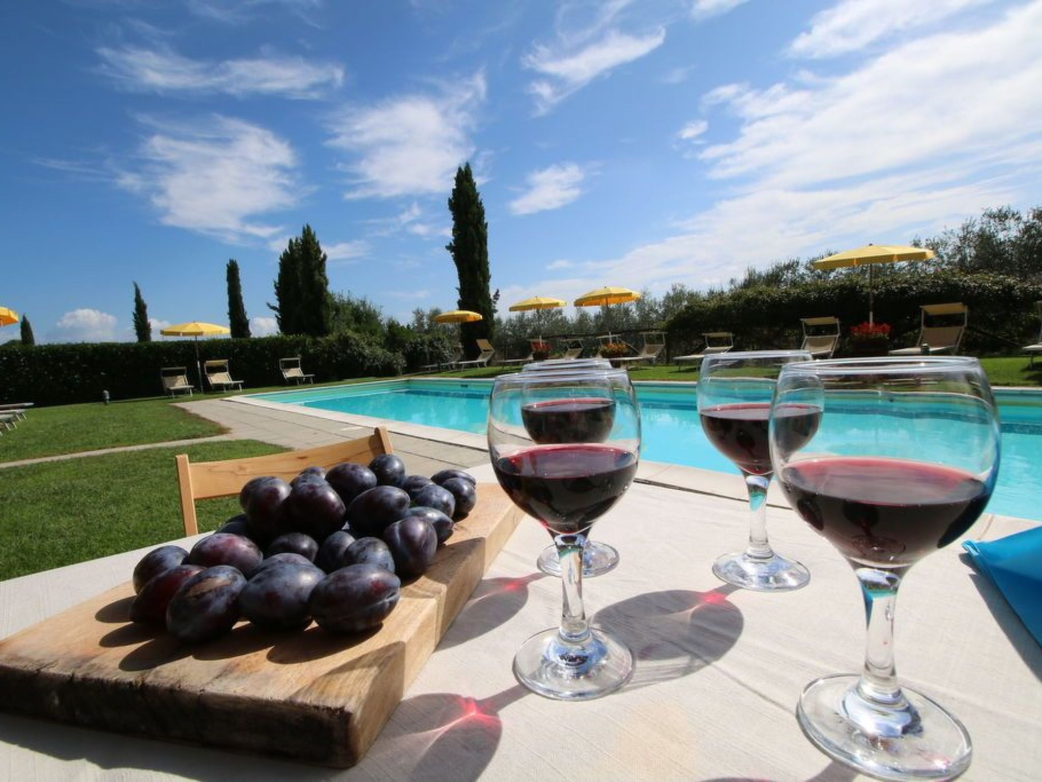 Wohnung in Castiglione Del Lago mit Garten, gemeinsamem Pool und Grill