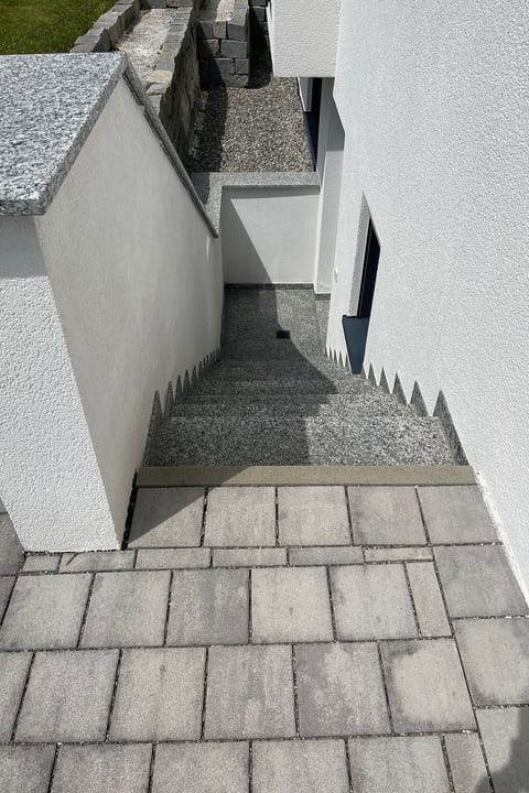 in ruhiger Lage in Seenähe