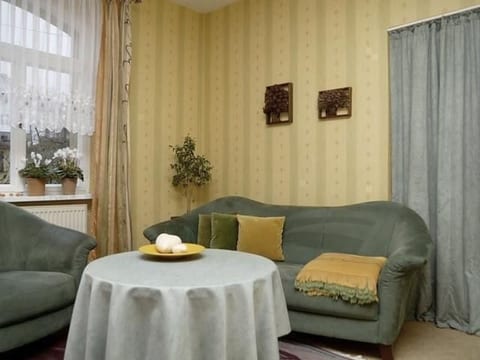 Große Ferienwohnung mit privater Terrasse