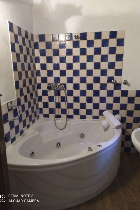 Schöne Ferienwohnung in Iznájar mit Garten, Terrasse und Grill