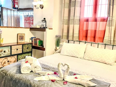 Schöne Ferienwohnung in Iznájar mit Garten, Terrasse und Grill