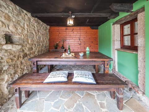Berghütte mit Terrasse, Kamin und Jacuzzi