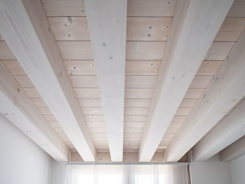 Einzimmerwohnung mit Balkon und Frühstück