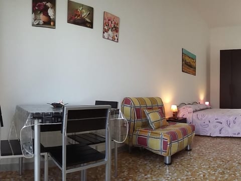 Delphin"-Studio mit Terrasse und Garten