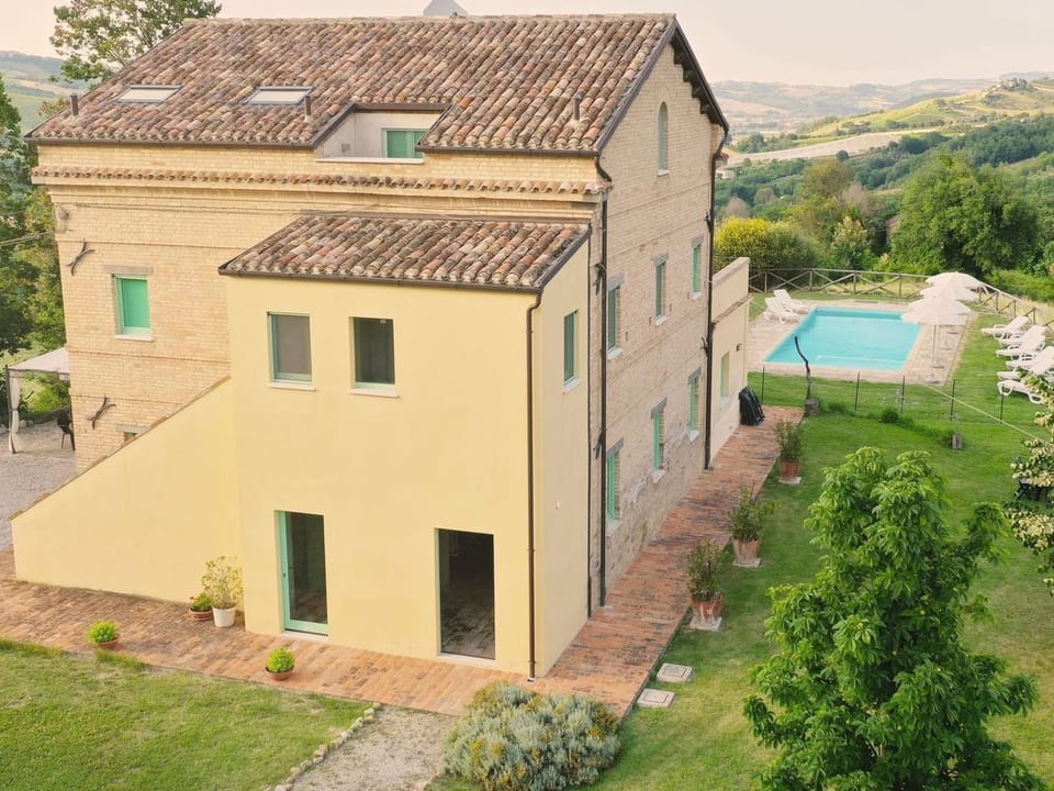 Villa mit privatem Pool und unglaublicher Aussicht - Montedinove