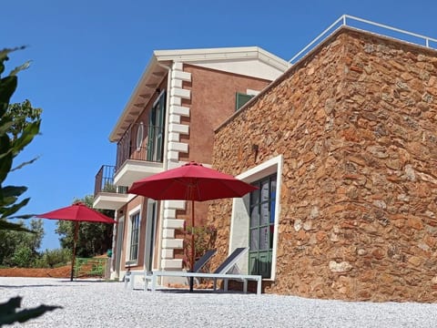 Villa mit Whirlpool, nur 6 km vom Strand entfernt