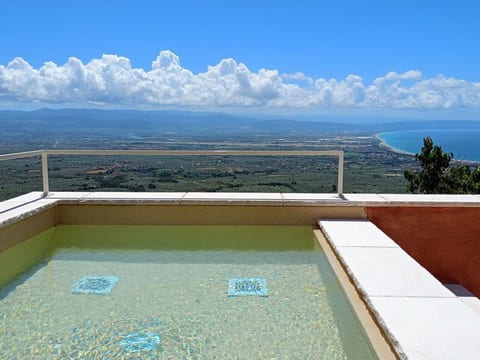Villa mit Whirlpool, nur 6 km vom Strand entfernt