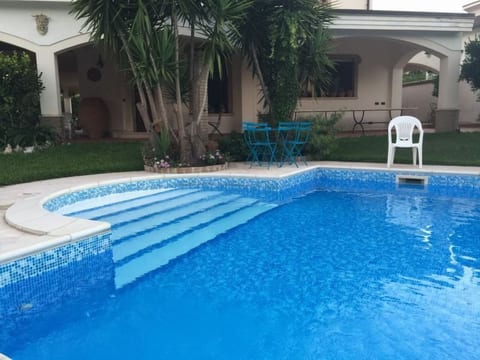 Villa mit privatem Pool in der Nähe der Strände von Palmi