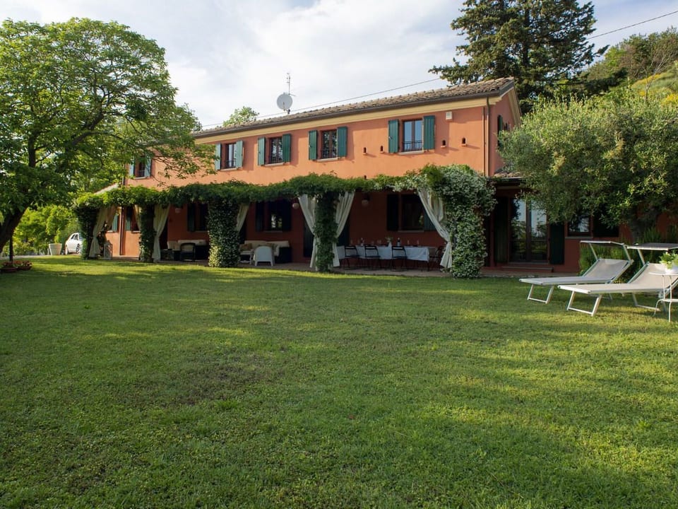 Villa mit privatem, halb versenkbarem Pool in Meeresnähe - Fiorenzuola di Focara