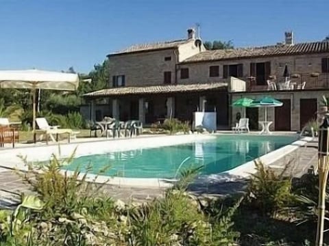 Erschwingliche Villa mit privatem Pool