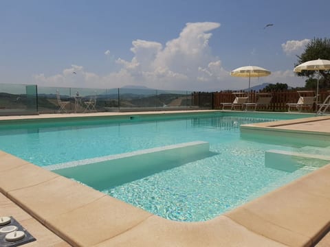 Villa mit atemberaubender Aussicht und privatem Pool