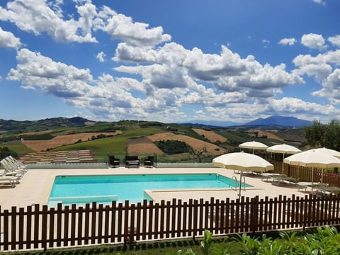 Villa mit atemberaubender Aussicht und privatem Pool