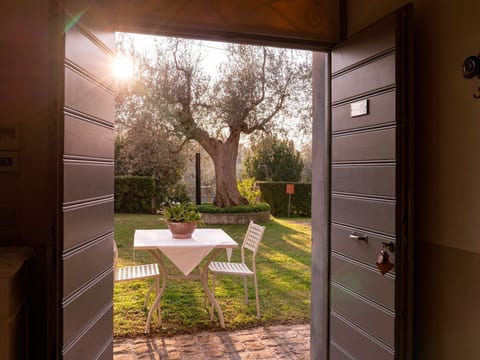 Studio-Apartment mit Sommerpool, Garten und Aussicht