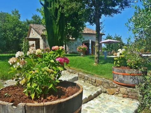 Villa mit privatem Pool zwischen Umbrien und der Toskana