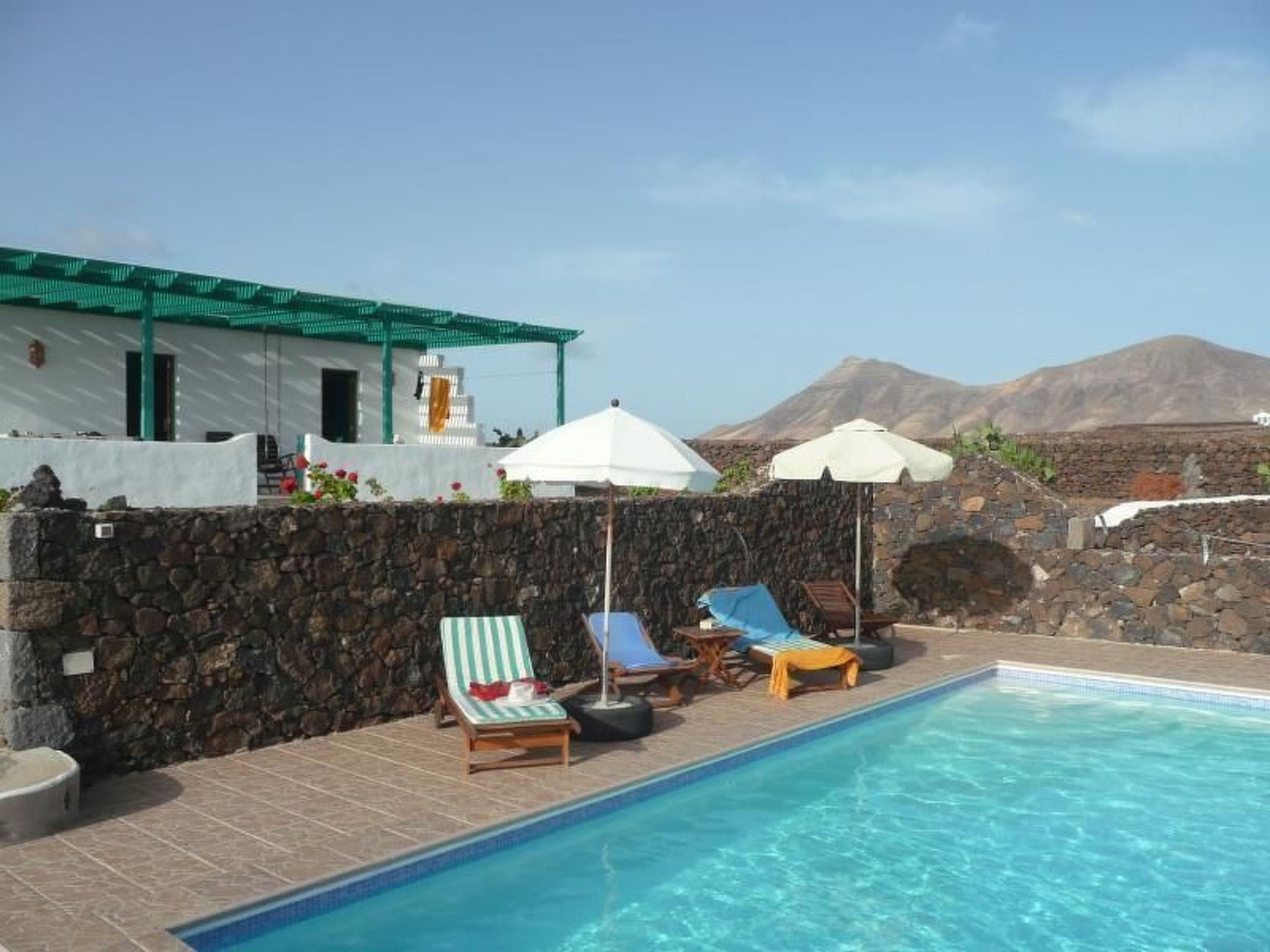Finca mit Pool und herrlichem Meerblick