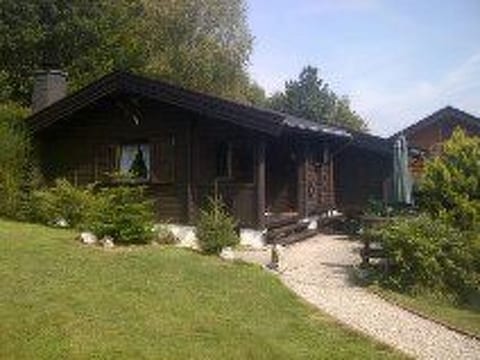 Berghütte mit eigenem Garten und Grill