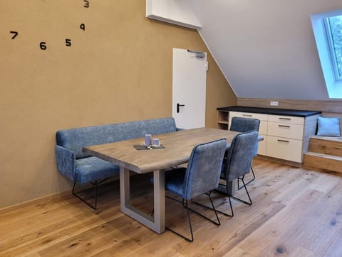 Appartement mit Balkon