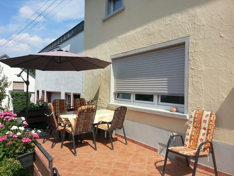 Geräumiges Ferienhaus in Holzerath mit Garten