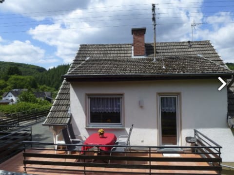 mit eigenem Garten und Grill