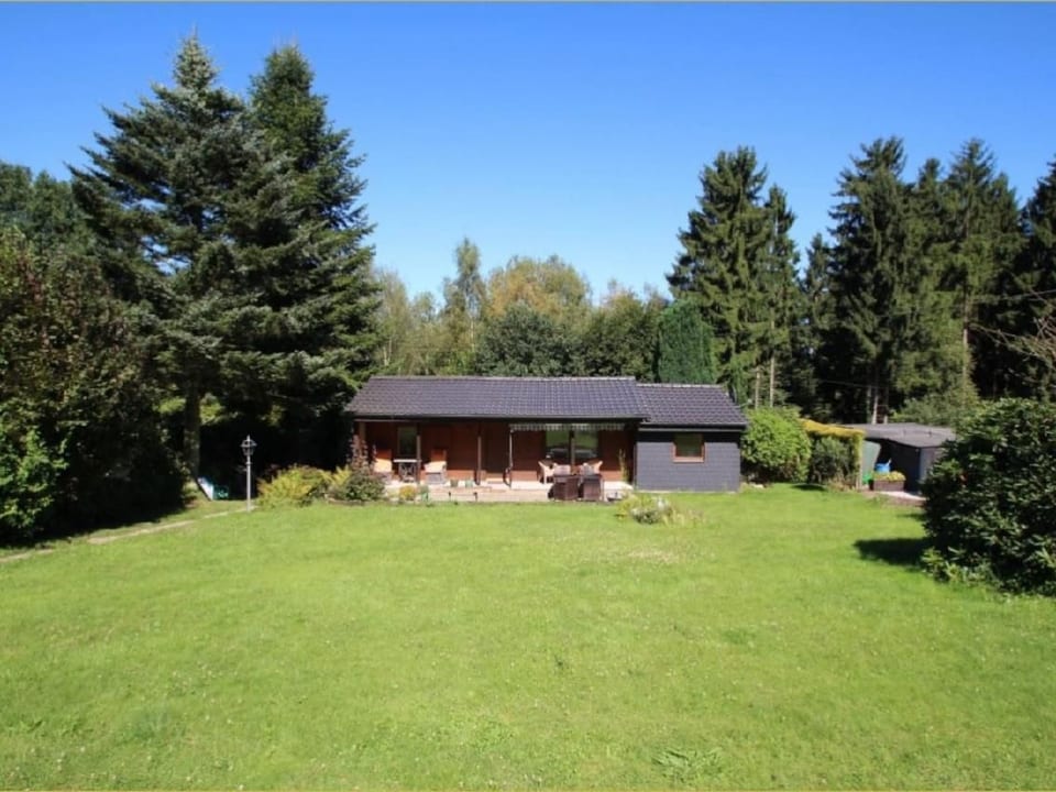 in Oberlahr mit Großem Garten - Oberlahr