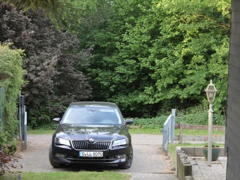 in Oberlahr mit Großem Garten