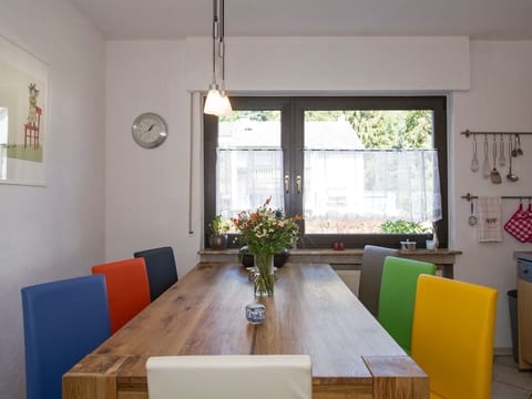 Gemütliches Ferienhaus in Hasenfeld mit Großem Garten