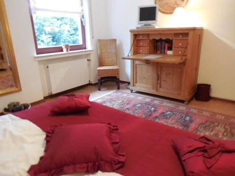 Exklusive Ferienwohnung mit Loggia am Waldrand