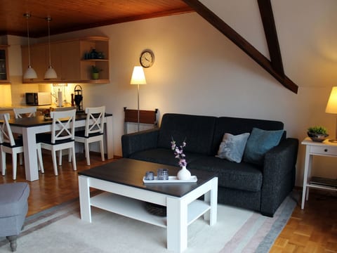 Moderne Ferienwohnung mit Balkon