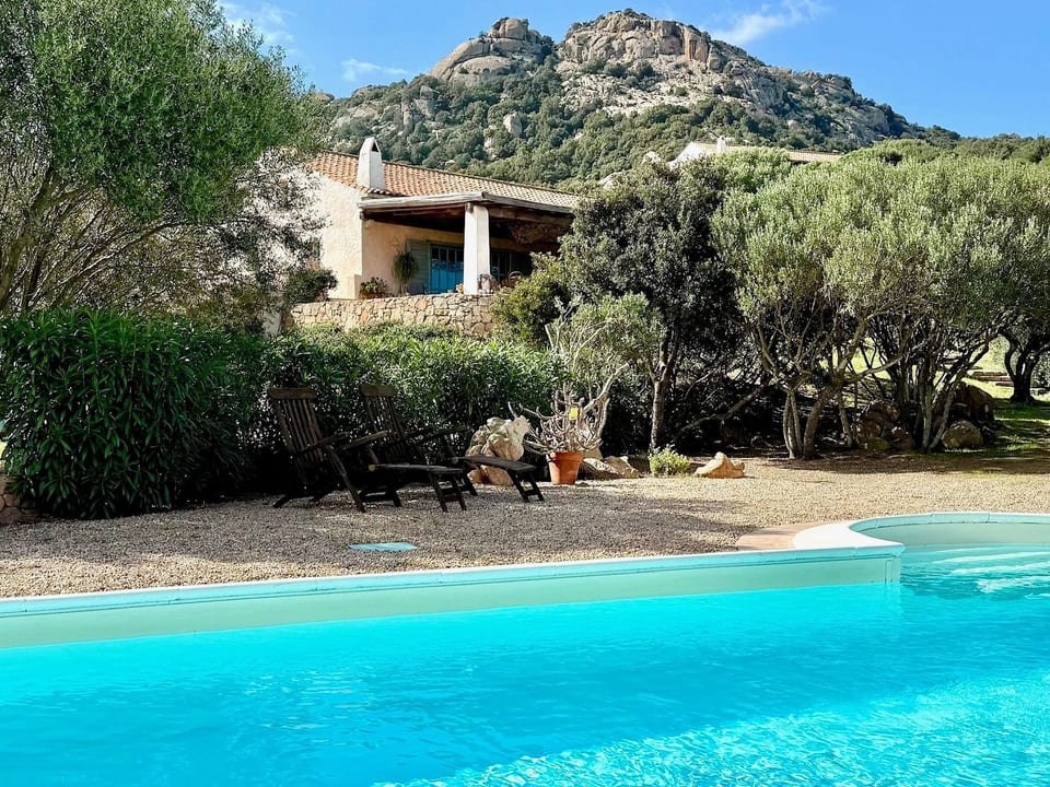 Sardische Villa,Pool,Meer+Bergblick,Areal 15,000 - Bassacutena