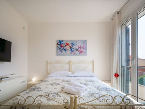 "Hybla Sea Apartment"