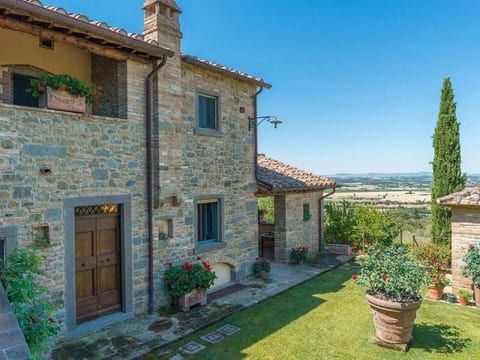 Wohnung in Cortona mit Terrasse, Garten und Grill