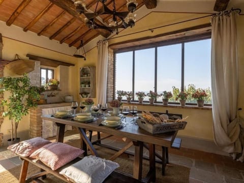 Wohnung in Cortona mit Terrasse, Garten und Grill