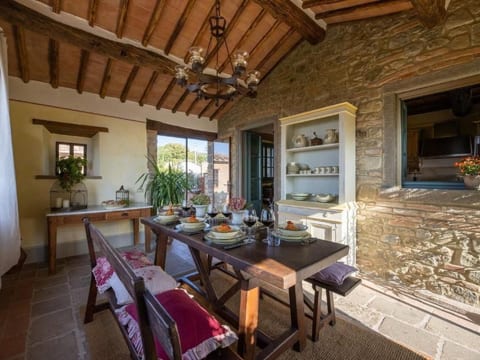 Wohnung in Cortona mit Terrasse, Garten und Grill