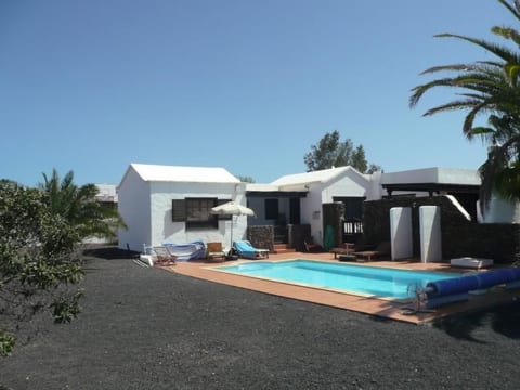 Villa mit Pool und herrlichem Meerblick