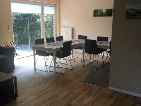 Wohnung in Tewel mit Terrasse, Garten und Grill