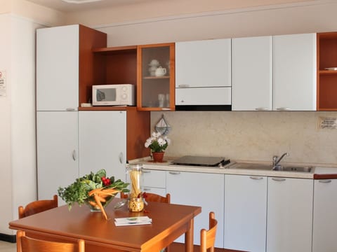 ILA2310 HOUSE STELLA 5