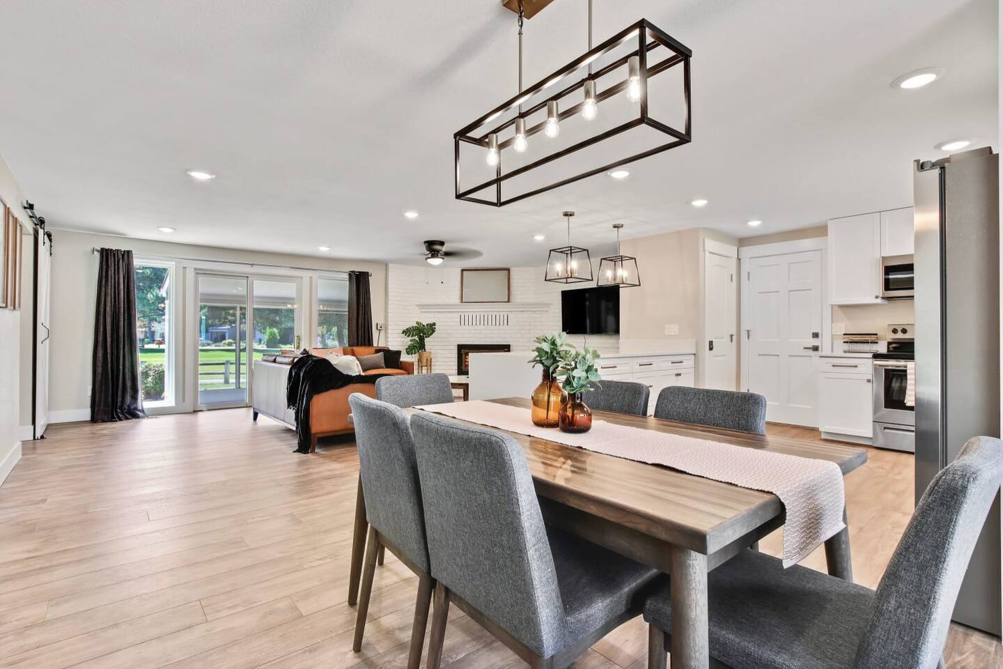 stunning-golf-course-retreat-4br-home/